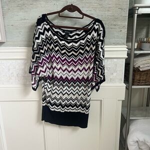Medium WHBM White House black market chevron knit batwing short sleeve sweater
